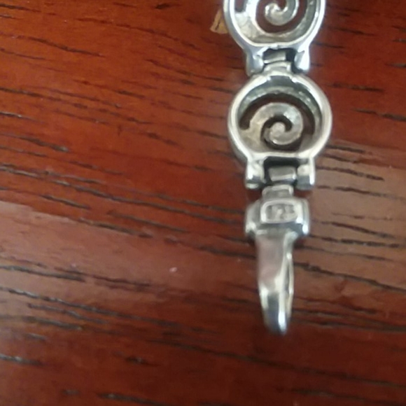Pretty Sterling silver Greek bracelet. - Picture 7 of 7